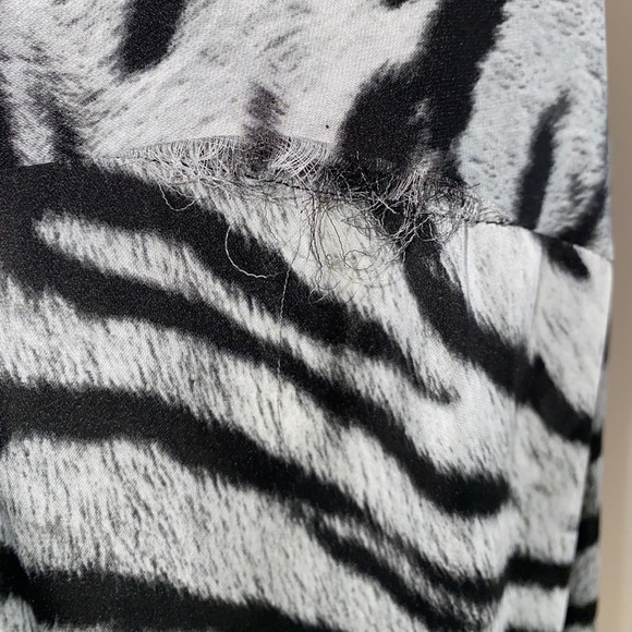 Michael Kors XL zebra print button up blouse - Picture 5 of 8